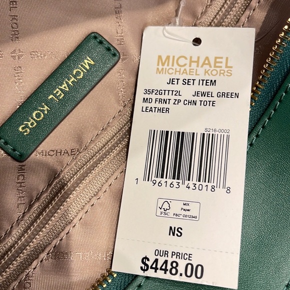 MICHAEL KORS
Jet Set Medium Front Zip Pebbled Leather Chain Tote Bag
Jewel Green - Picture 5 of 16